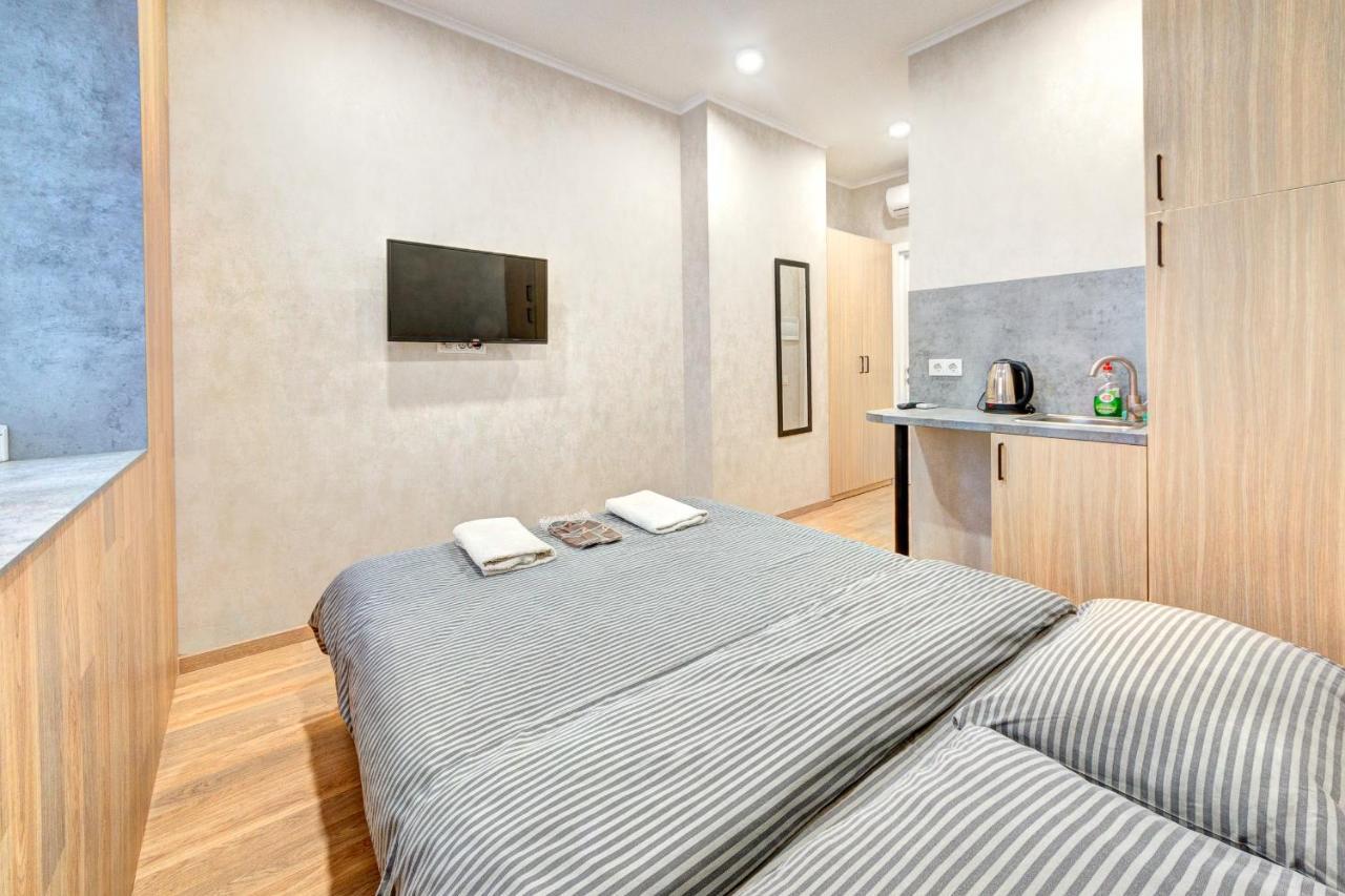 1 Room Apartment Near National Circus Kyiv Exterior photo